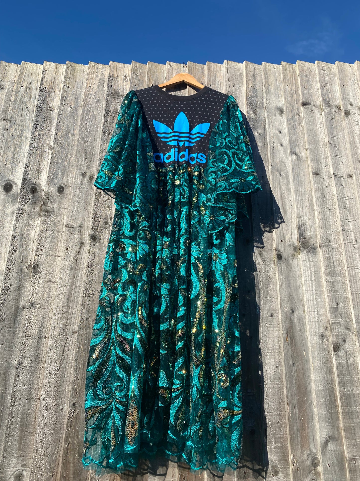 ‘Midnight Secret Garden’