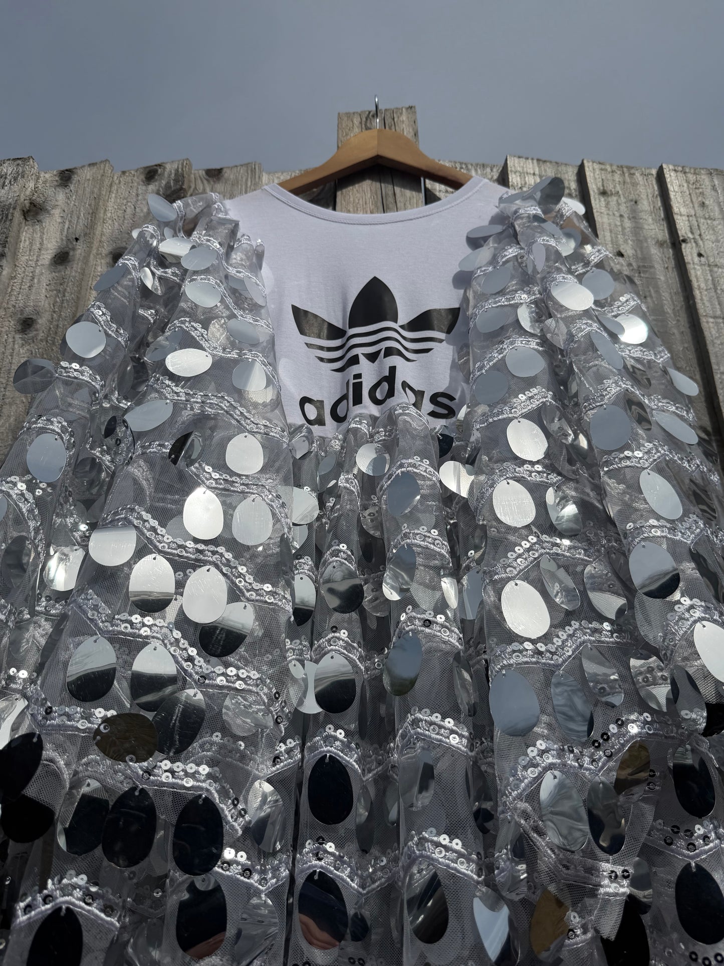 ‘Disco Dealer’
