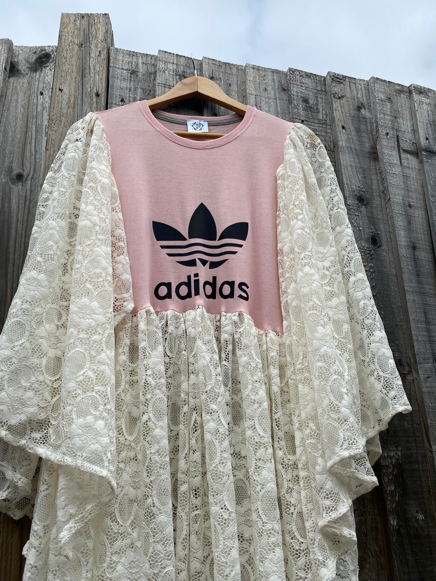 ‘Bubblegum Lace’