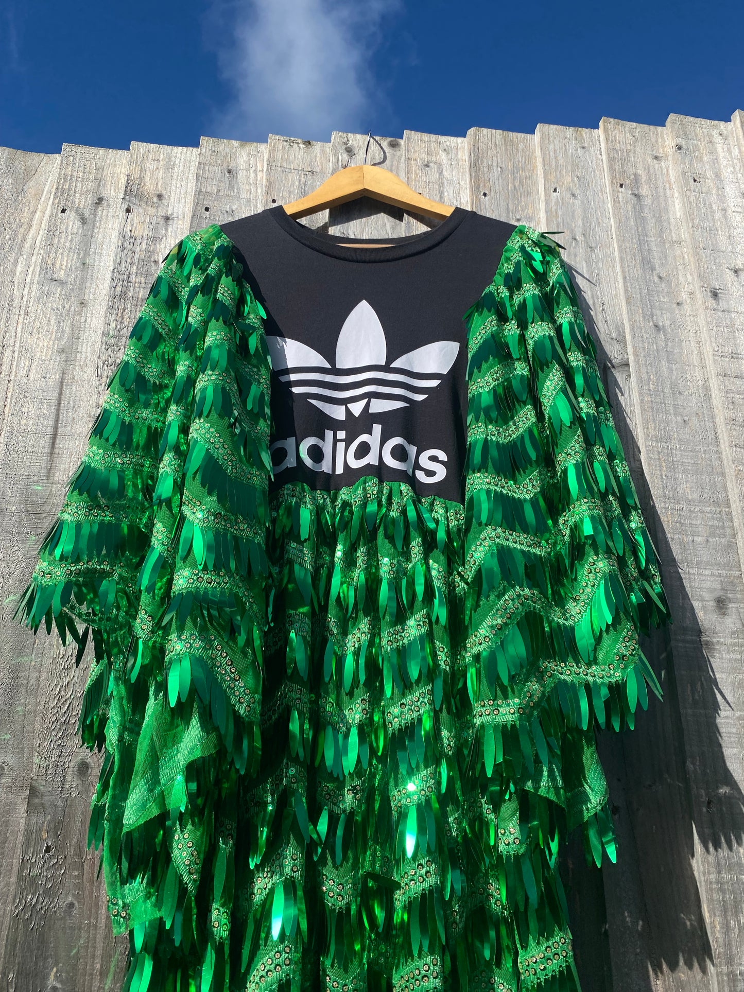 ‘Witchy Fingers’