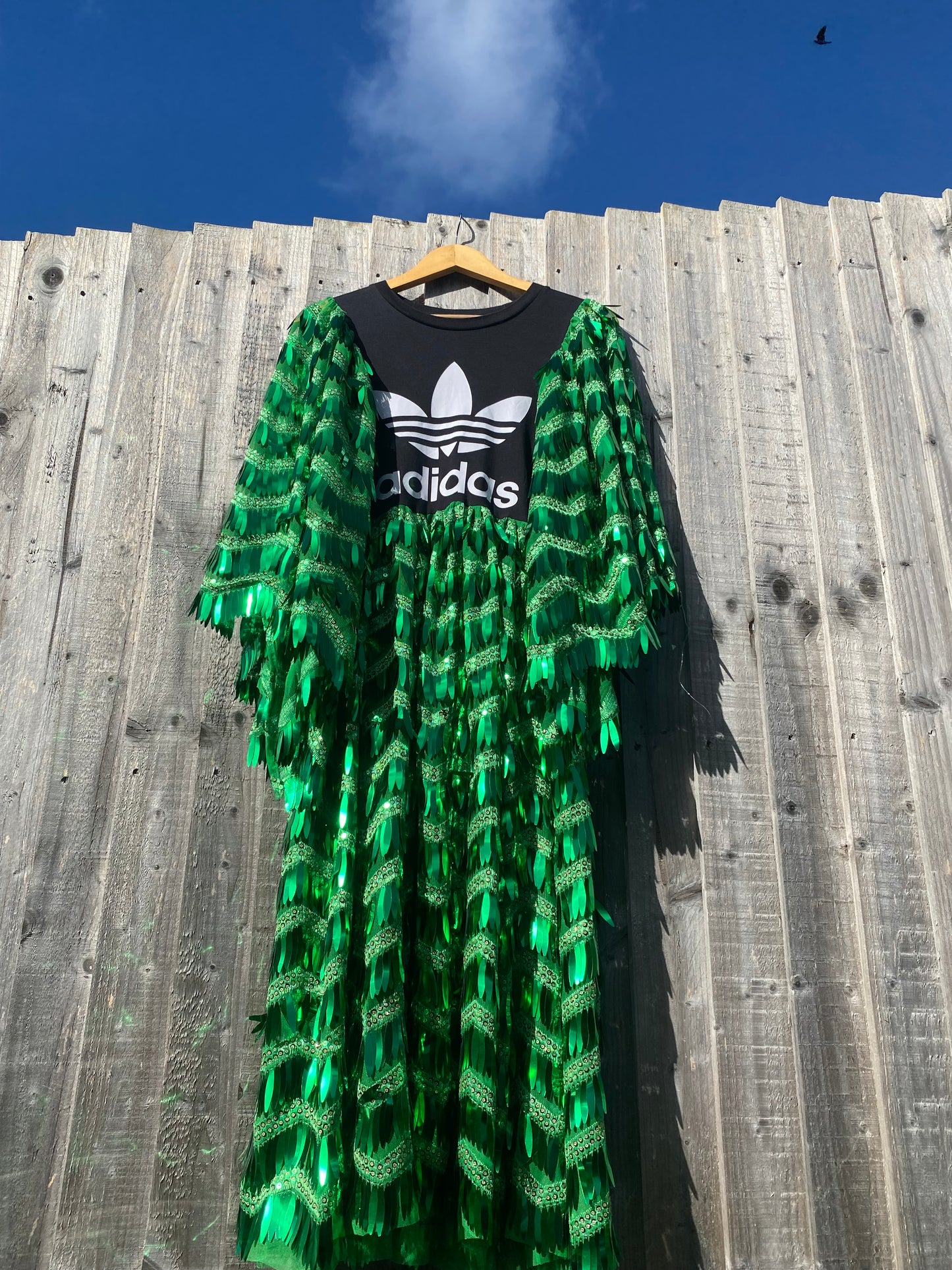 ‘Witchy Fingers’