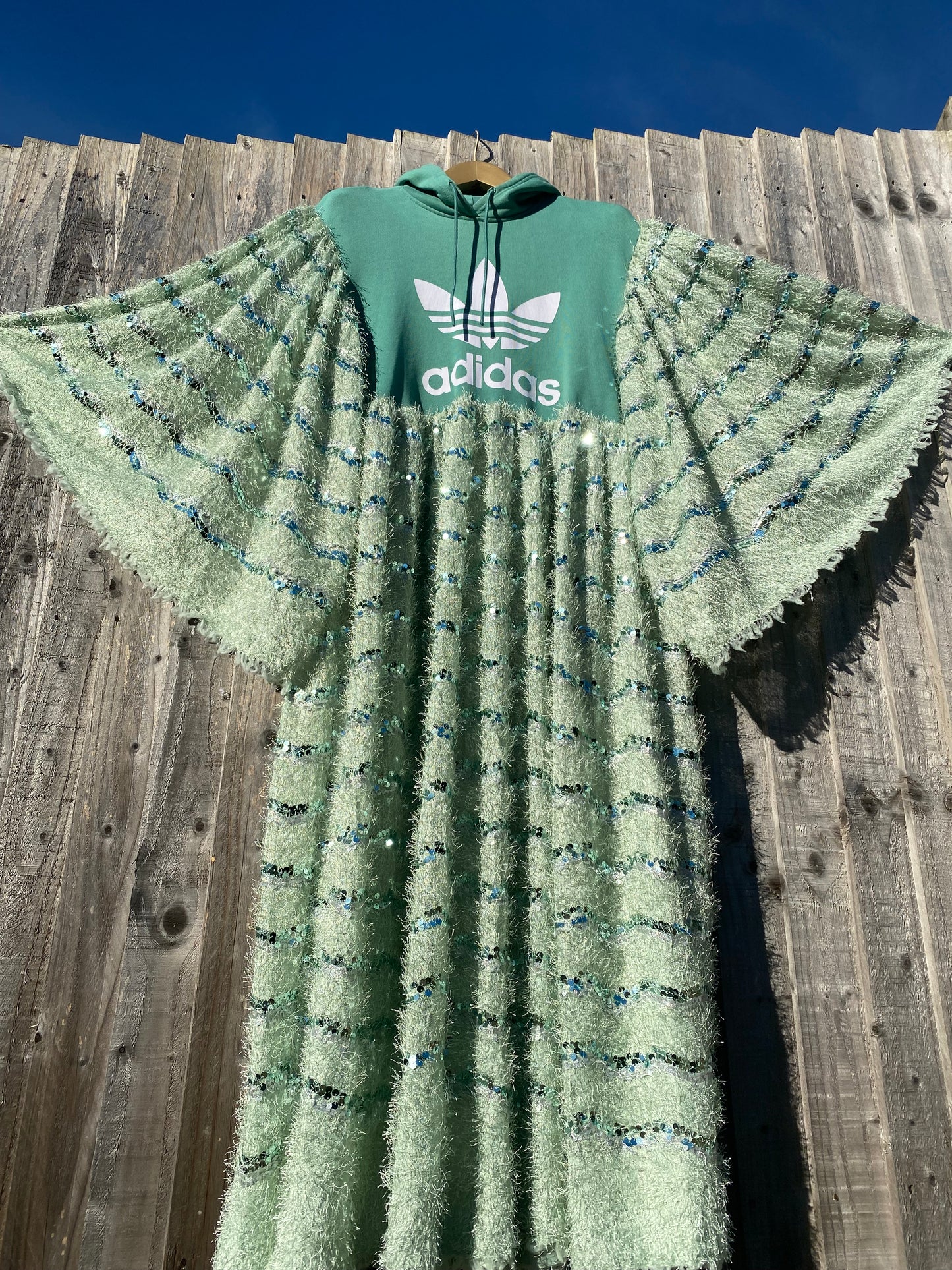 ‘Sparkle Fluff Magnet’